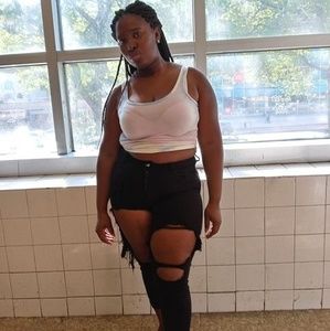 Meet your Posher, Samira